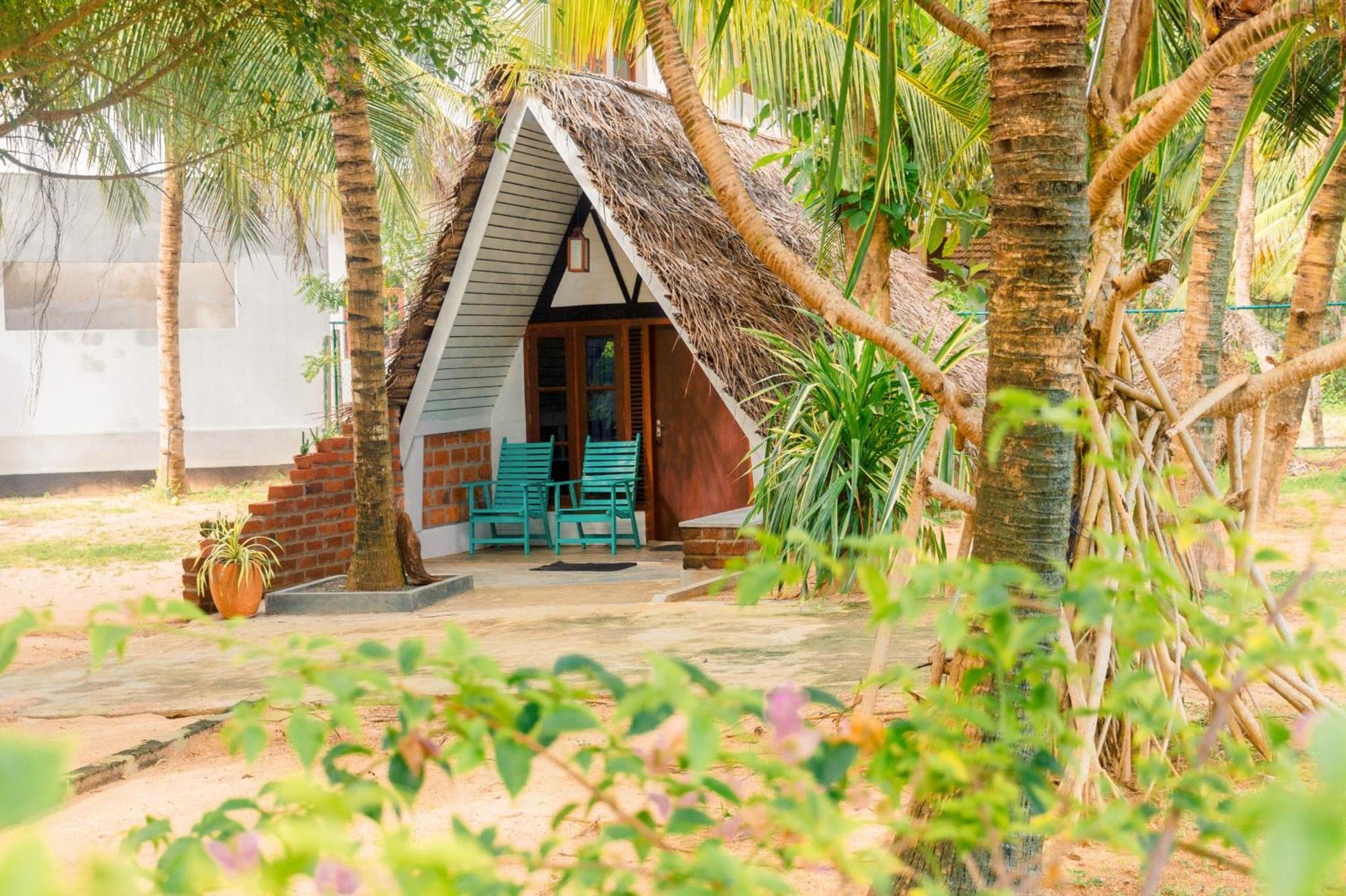 Harmony Beach Resort Tangalle Bagian luar foto