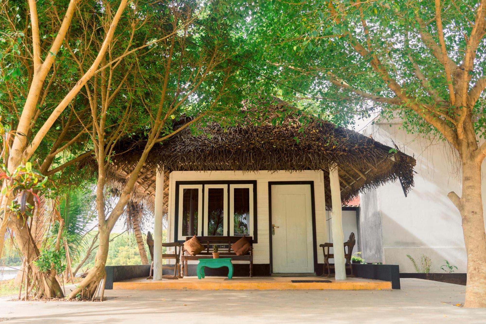 Harmony Beach Resort Tangalle Bagian luar foto