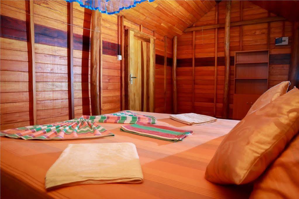 Harmony Beach Resort Tangalle Bagian luar foto